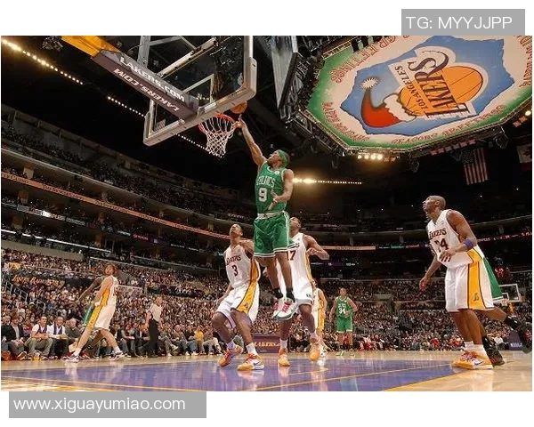 骑士与绿军激战G4赛季关键战役全景回顾与精彩瞬间分析